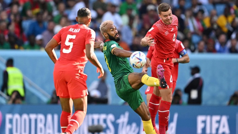 Cameroon chủ động đẩy cao đội hình