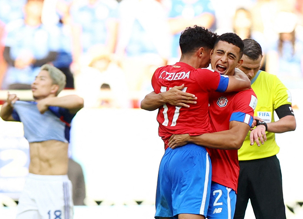 Niềm vui vỡ oà của tuyển Costa Rica sau bàn thắng của Fuller