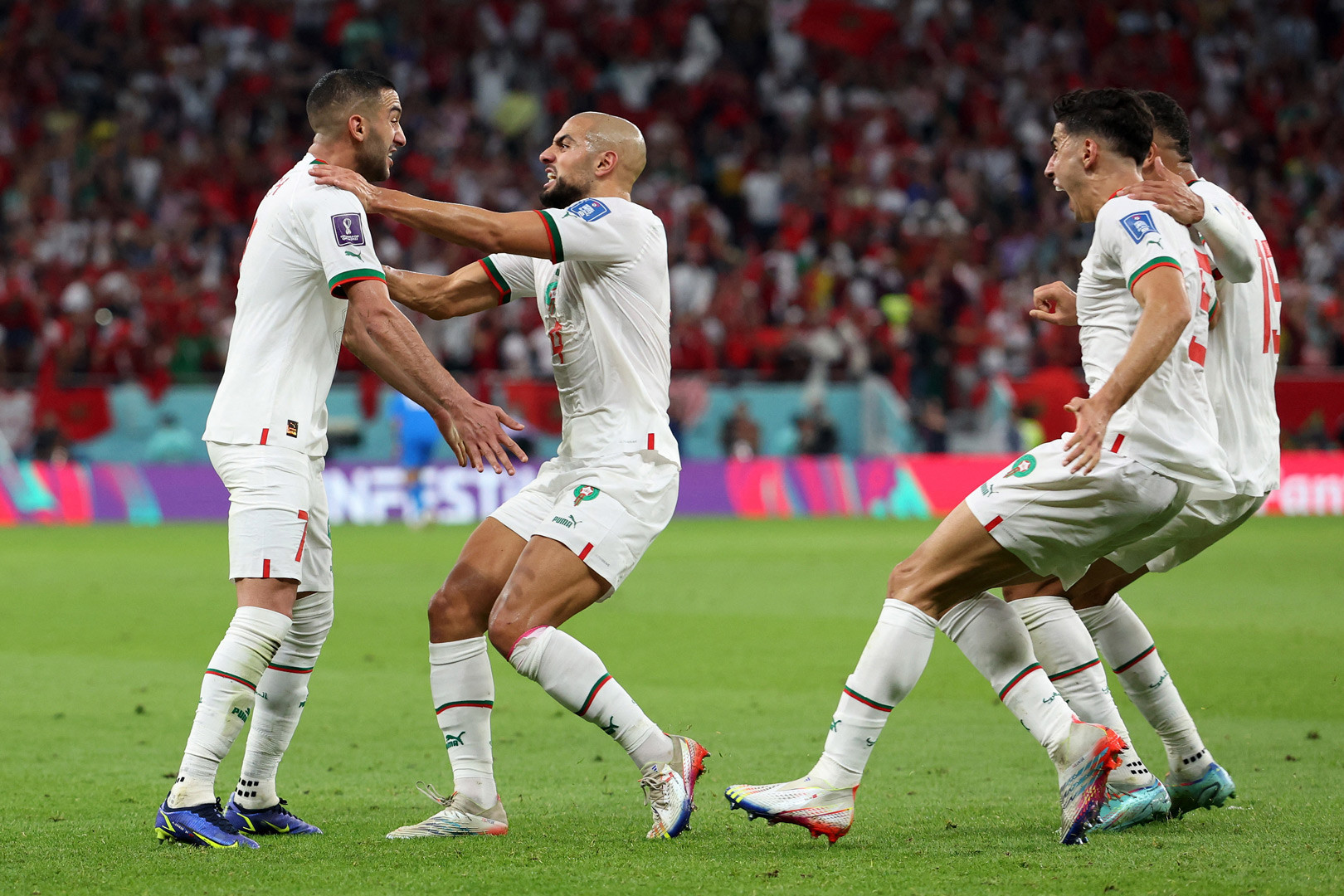 Màn ăn mừng của cầu thủ Maroc trước chiến thắng tuyển Bỉ World Cup 2022 