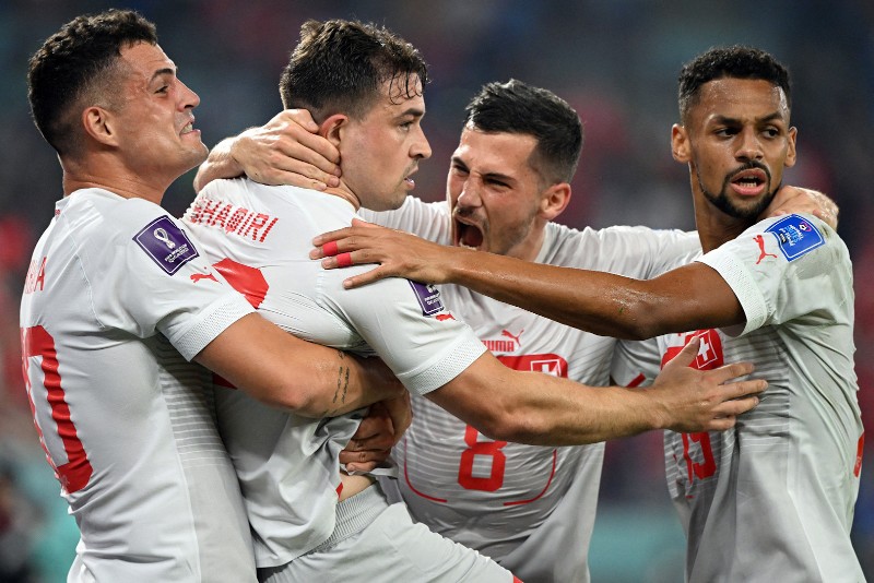 Thụy Sĩ thắng nghẹt thở 3 - 2 trước đội tuyển Serbia