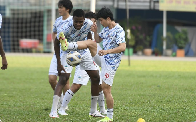 Cầu thủ Việt Nam tham gia đội bóng hạng 1 Nhật Bản