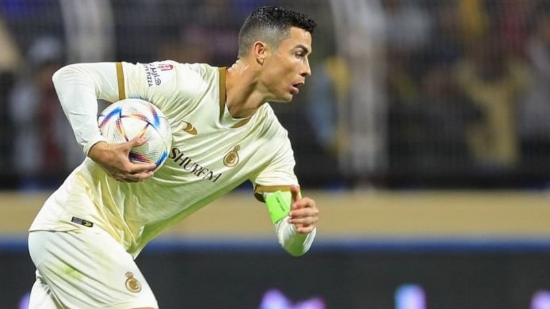 Ronaldo khoác áo Al Nassr đầu năm nay