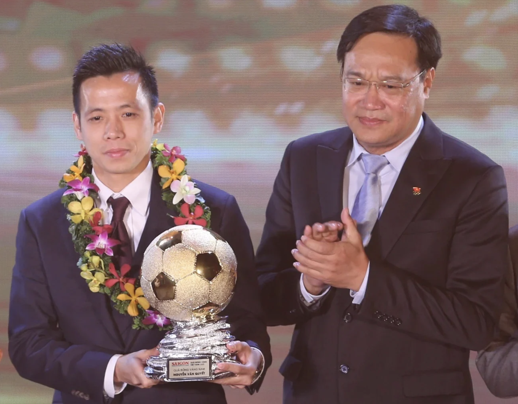 Văn Quyết có lần thứ hai giành danh hiệu Quả bóng vàng (QBV) Việt Nam