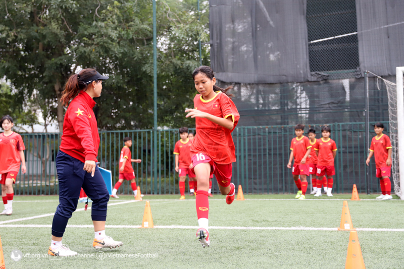 U.17 nữ Việt Nam đánh bại thuyết phục U17 Nữ Malaysia 