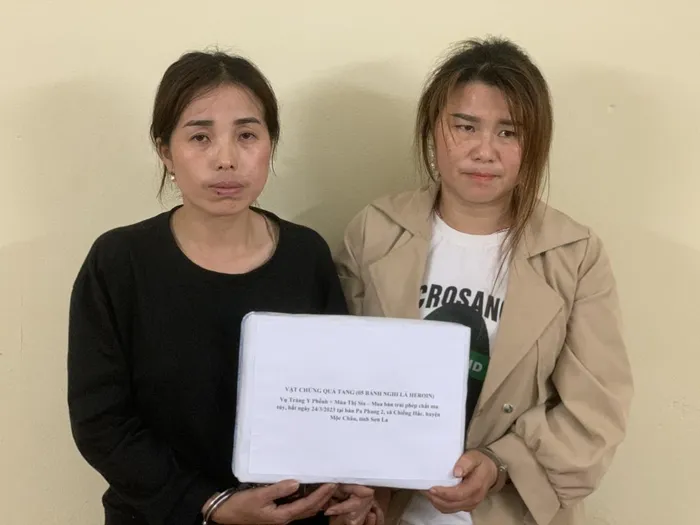 mua bán trái phép heroin, Sơn La, hai người phụ nữ bị bắt cùng 5 bánh heroin