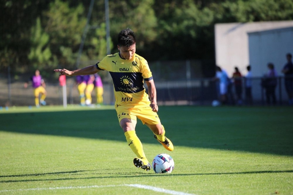 Quang Hải tìm bến đỗ mới ở Pau FC