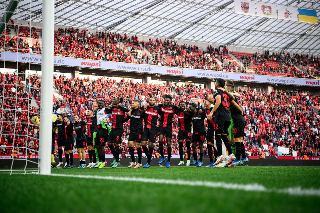 Bayer Leverkusen thể hiện lối chơi tập thể, kỷ luật và đoàn kết